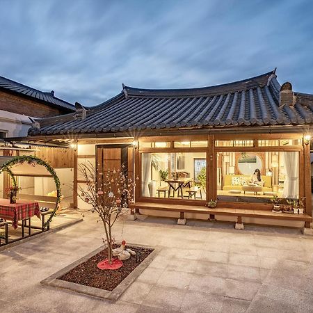 Hotel And Spring Jeonju Exterior foto
